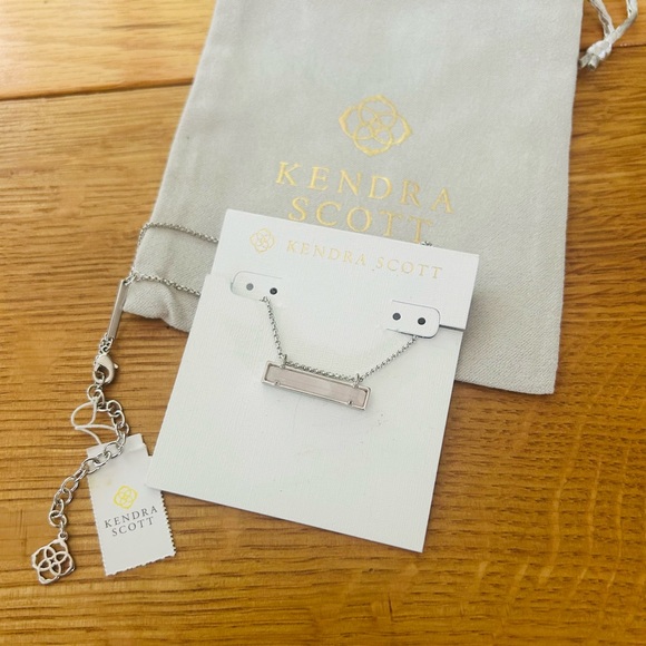 NWT Kendra Scott 14k rosegold mother of pearl pendant - Picture 4 of 5